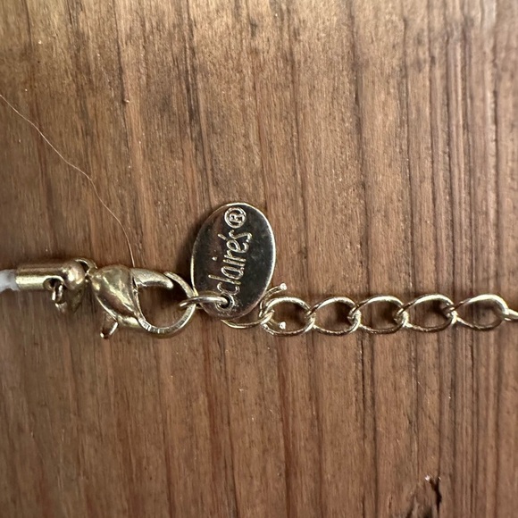 Elegant Gold and White Necklace - Picture 3 of 3